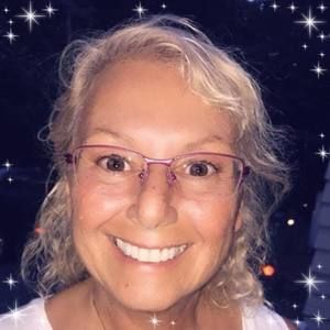 Meet your Posher, Roxanne